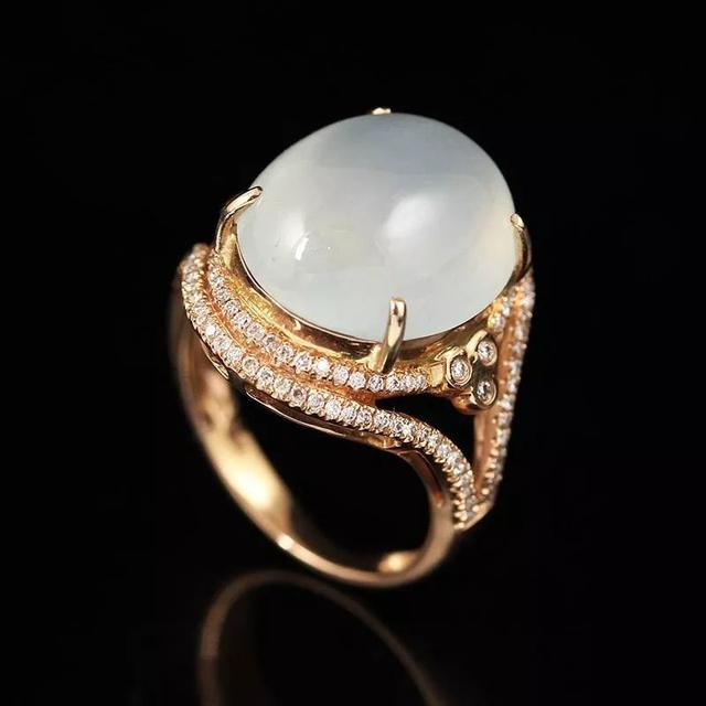 购买翡翠戒指时，需要注意什么？缅甸翡翠戒指的价格一般为多少？