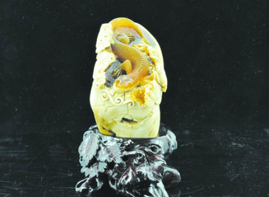 中国玉石雕刻“玉星奖”落幕 陈焕升两件琥珀雕刻作品作品获奖