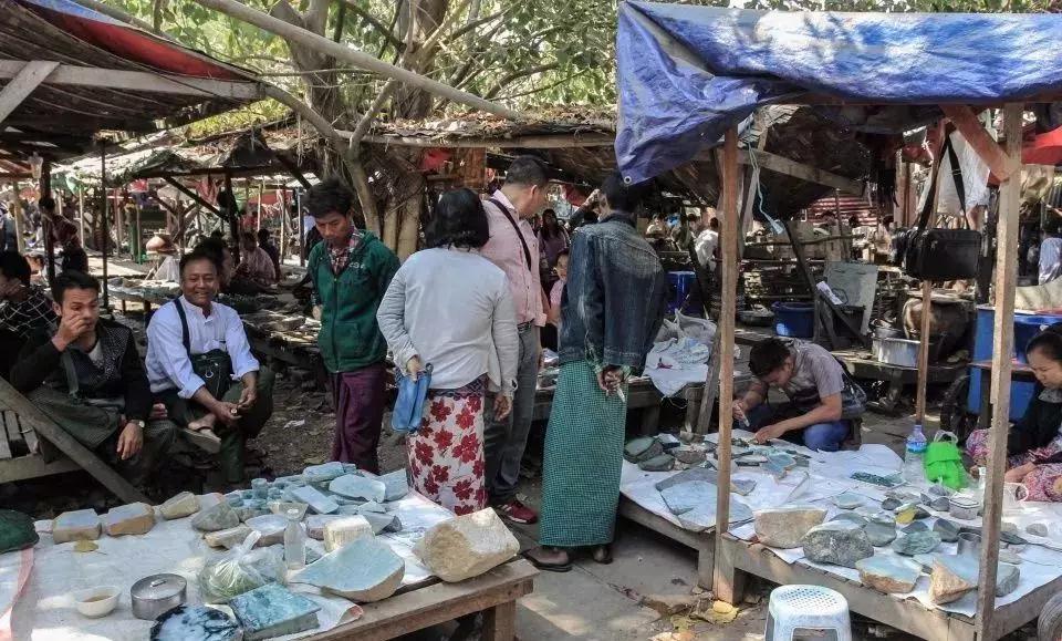 明明是翡翠原石的原产地，但缅甸人却不喜欢翡翠，这是为什么？