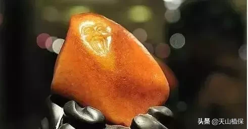 宝石光是戈壁玉中的珍稀品种