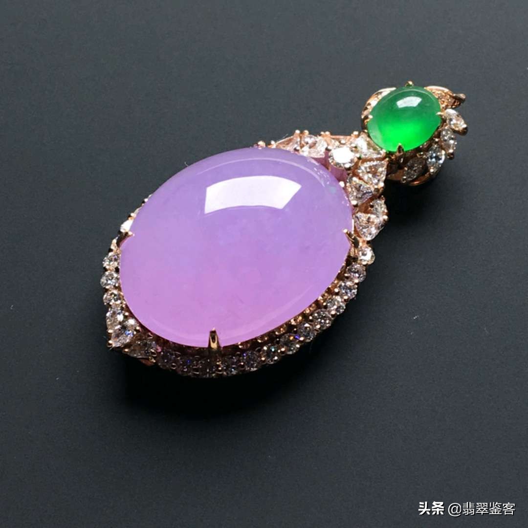 看起来更高贵的紫色翡翠，为何容易“见光死”？