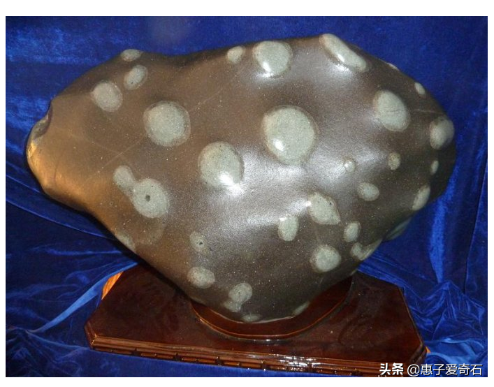青海奇石玉石一览，北京奥运会奖牌就是青海玉做的，价值不可估量