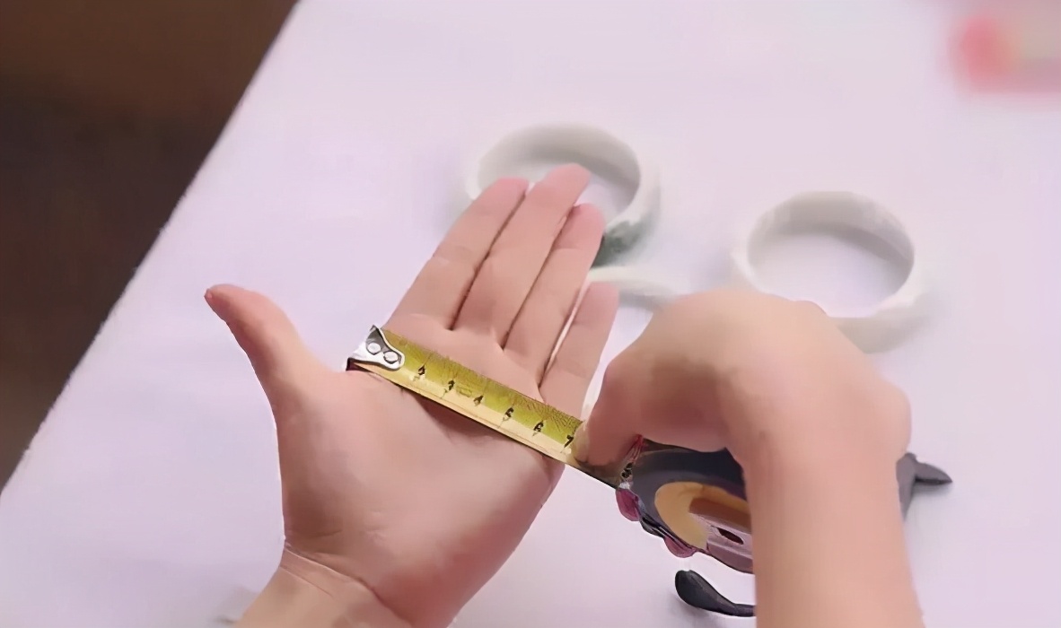 这几个方法教你如何测量手镯大小，让你轻松买到合适的玉镯
