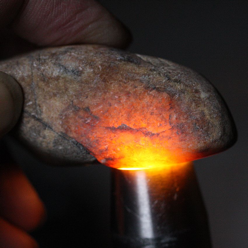 翡翠原石的5种罕见颜色