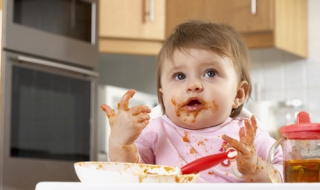 3岁宝宝不爱吃饭怎么办 家庭成员要态度一致