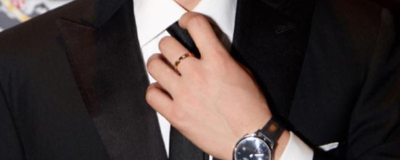 戒指带中指什么意思 左手戒指  第1张