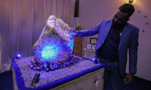 国际最大单体蓝宝石被发现，被命名为 