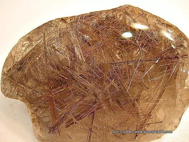 金红石发晶和钛晶哪个效果好，金红石发晶和钛晶的区别「金发晶、金红石发晶、金发石发晶、金红石发晶的区别」  第6张