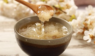 雪燕羹的做法 加点桃胶皂角米更好吃