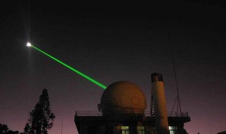 地面天文台为何要向宇宙发射激光  最先进的光学技术！