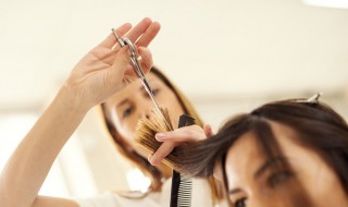 初学者剪发基本手法 基本理发怎么操作