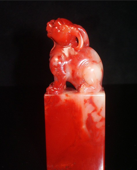 红芙蓉石图片
