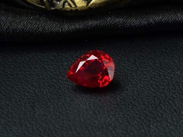 红宝石的传说和象征意义  红宝石的保养与清洗技巧
